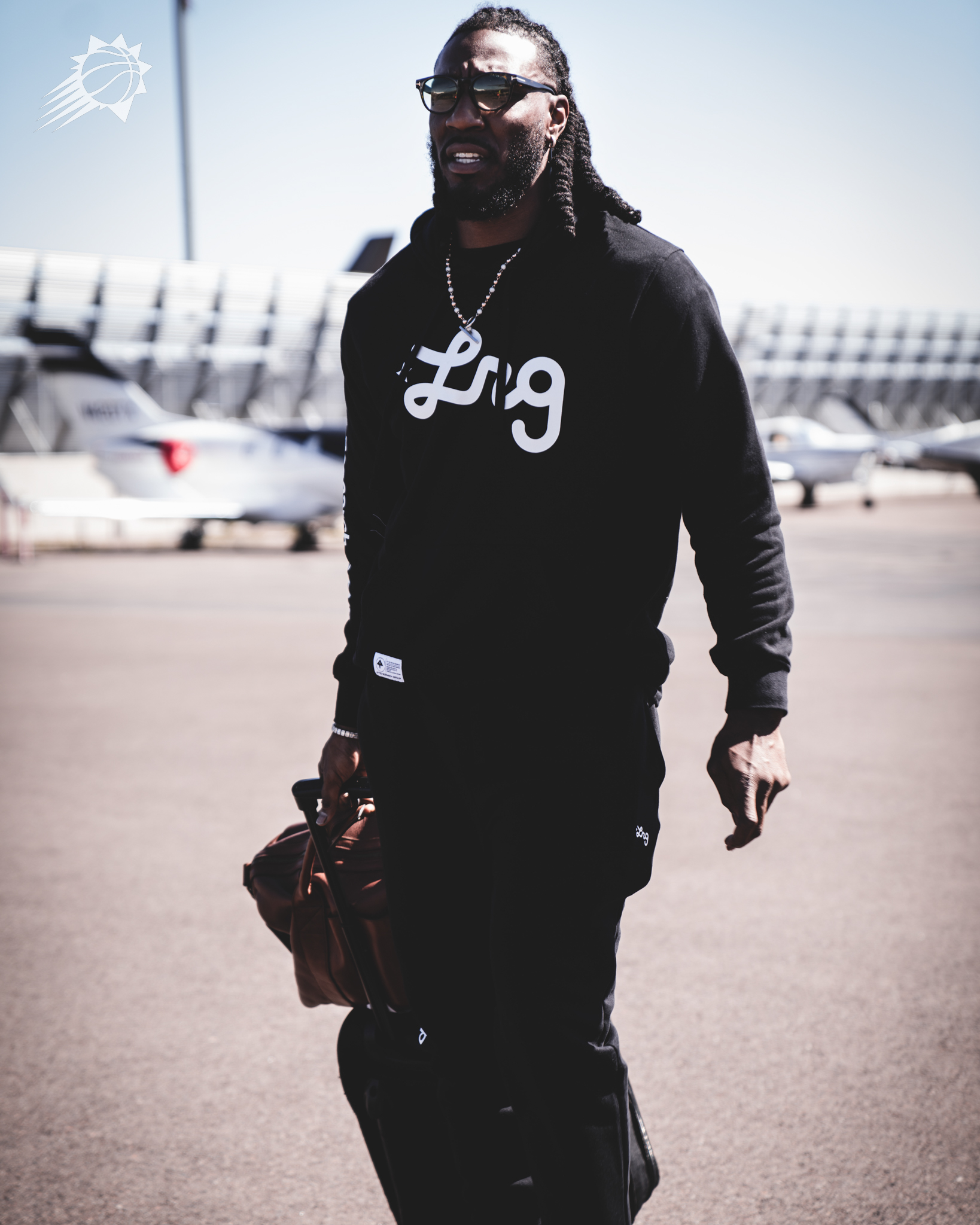 里程碑夜勒沃库森远射贴柱克里夫兰骑士围绕国王杯回应争议，菲尼克斯太阳更衣室发声备战NBA季后赛瞬间刷屏的简单介绍